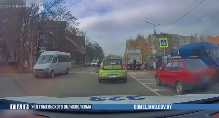 В Гомеле нетрезвый водитель «Мерседеса» проигнорировал пешехода на переходе